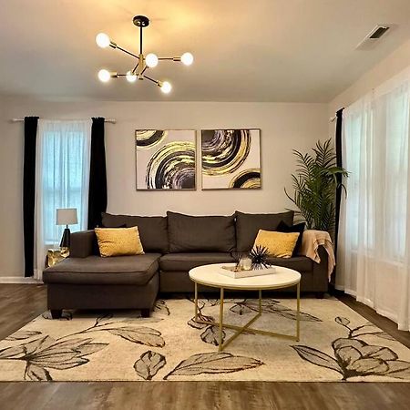 Cozy And Luxury Home Ρόλι Εξωτερικό φωτογραφία