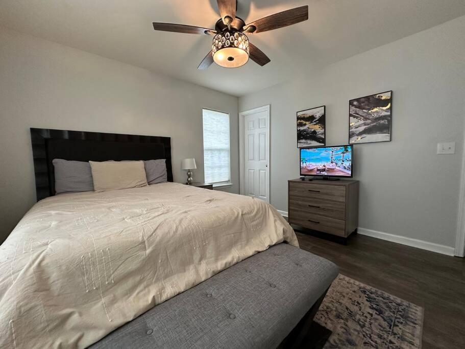 Cozy And Luxury Home Ρόλι Εξωτερικό φωτογραφία