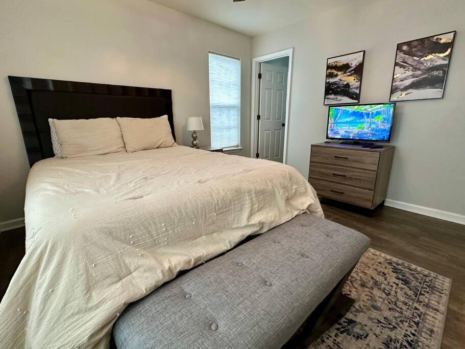 Cozy And Luxury Home Ρόλι Εξωτερικό φωτογραφία