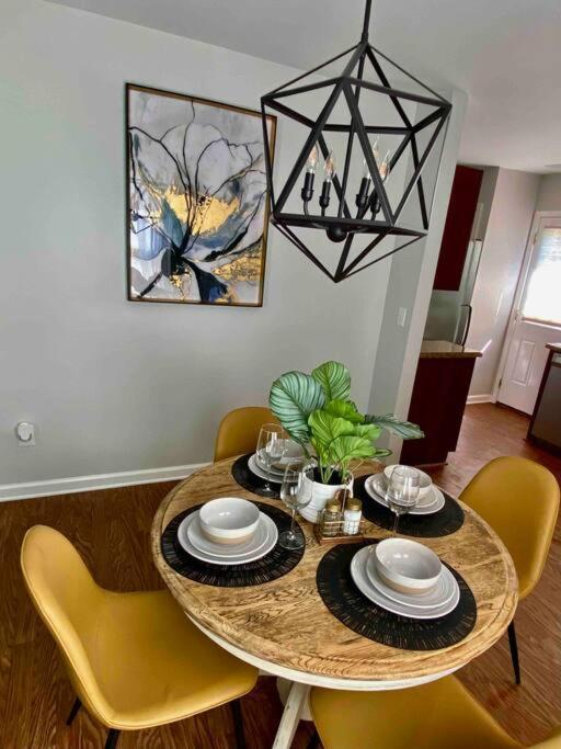 Cozy And Luxury Home Ρόλι Εξωτερικό φωτογραφία