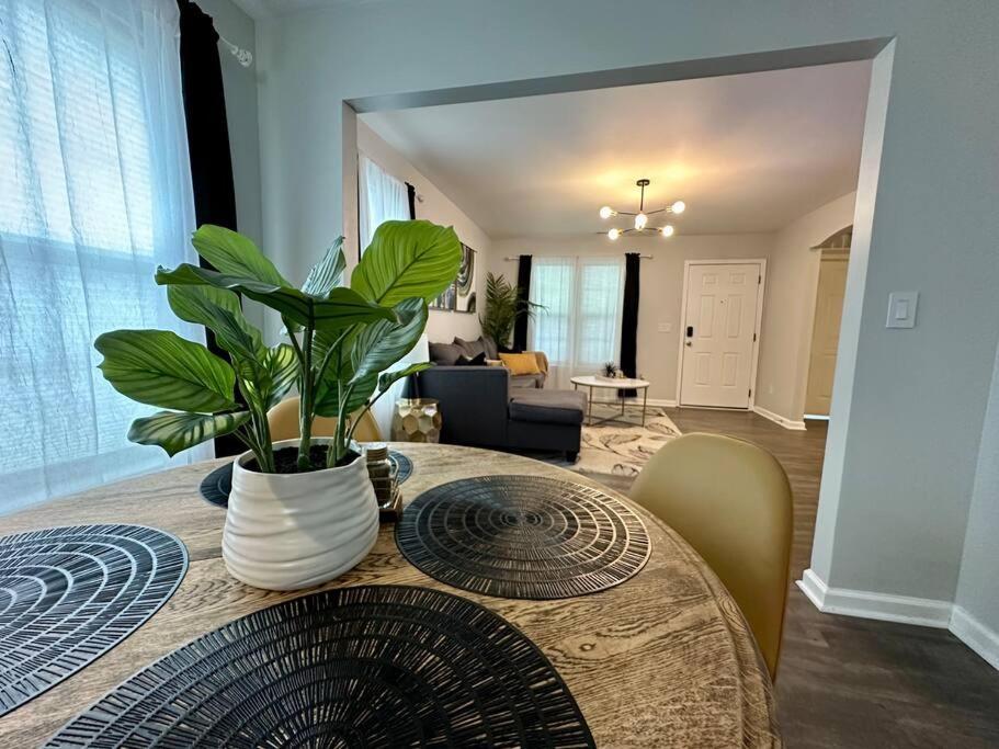 Cozy And Luxury Home Ρόλι Εξωτερικό φωτογραφία