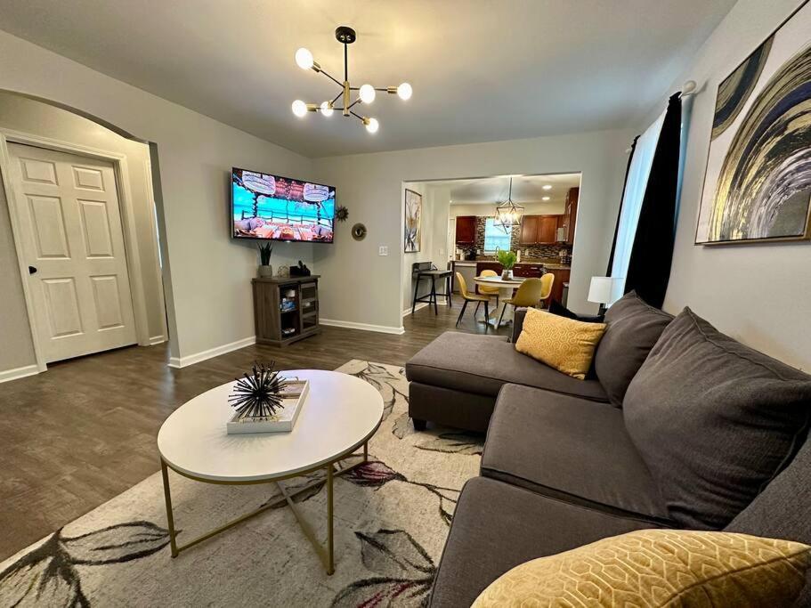 Cozy And Luxury Home Ρόλι Εξωτερικό φωτογραφία