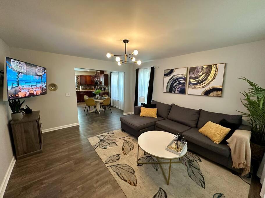 Cozy And Luxury Home Ρόλι Εξωτερικό φωτογραφία